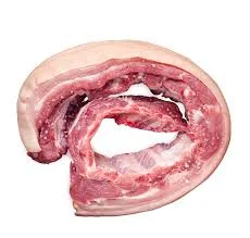 COSTILLA CERDO CON CUERO 