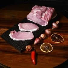 CUARTO CERDO SIN CUERO CORTADO