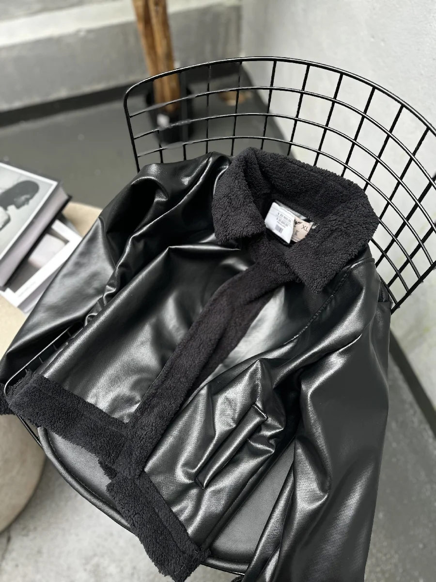 Campera gamulan negra 