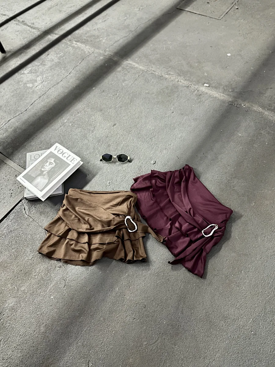 Pollera con hebilla/volados