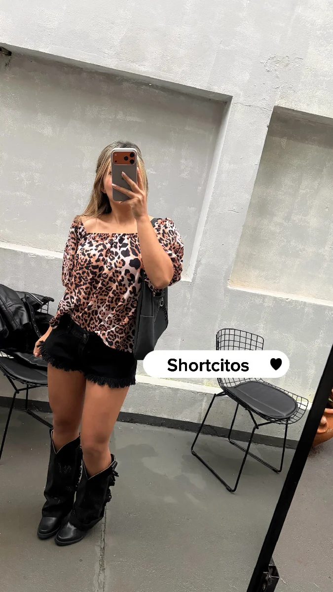 Short tiro bajo negro 