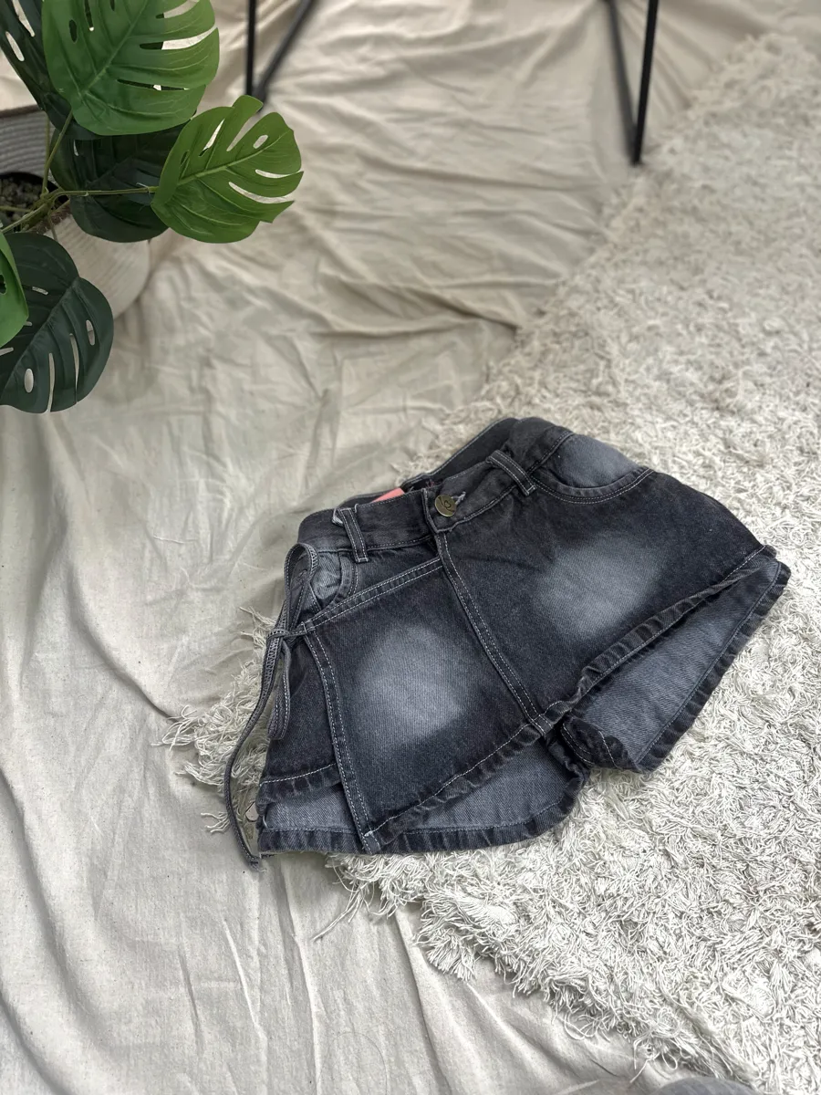 Short pollera gris