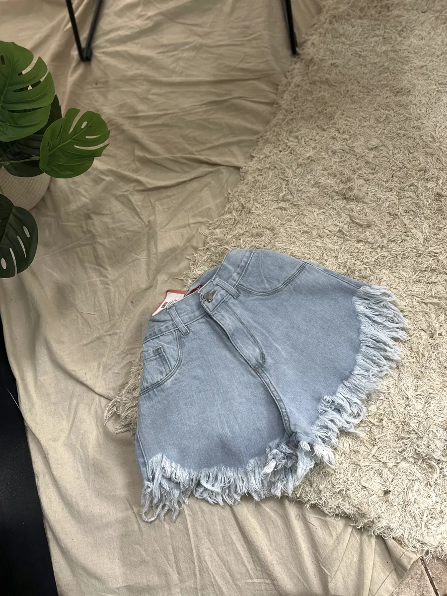 Short playero celeste 