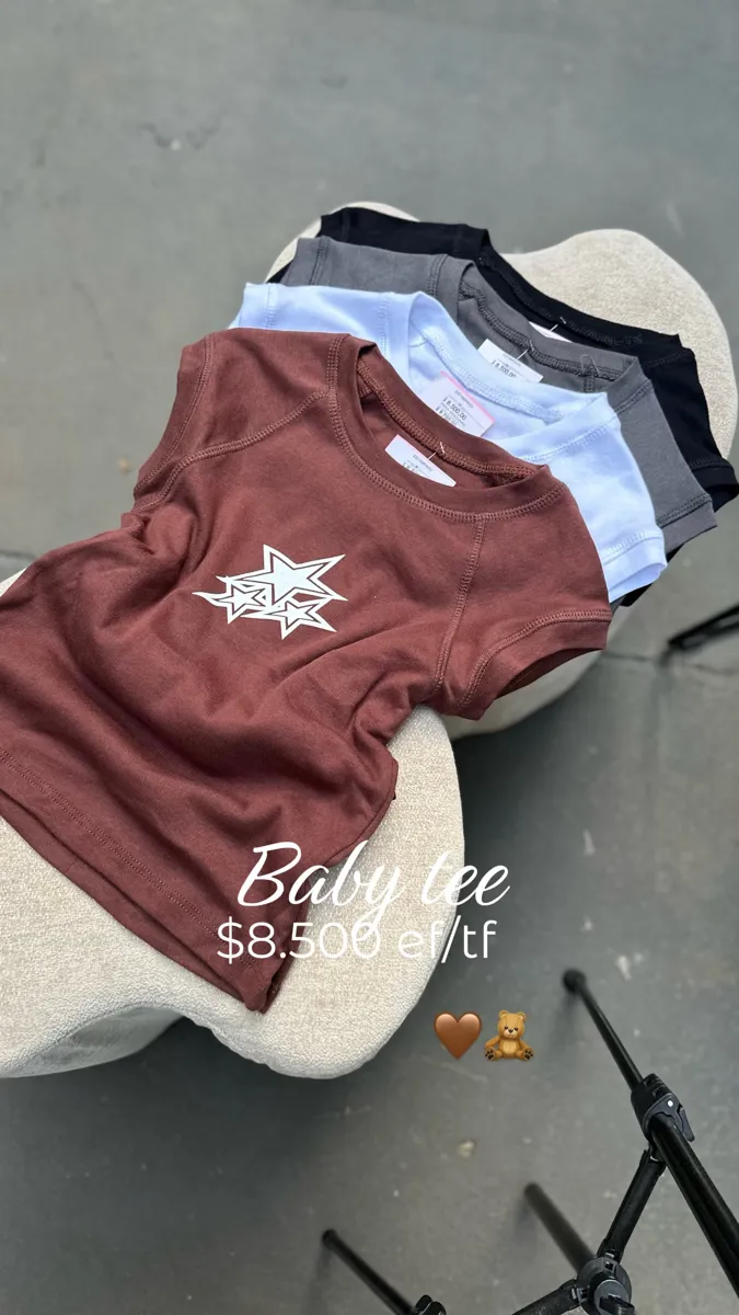 Baby tee estrellas 