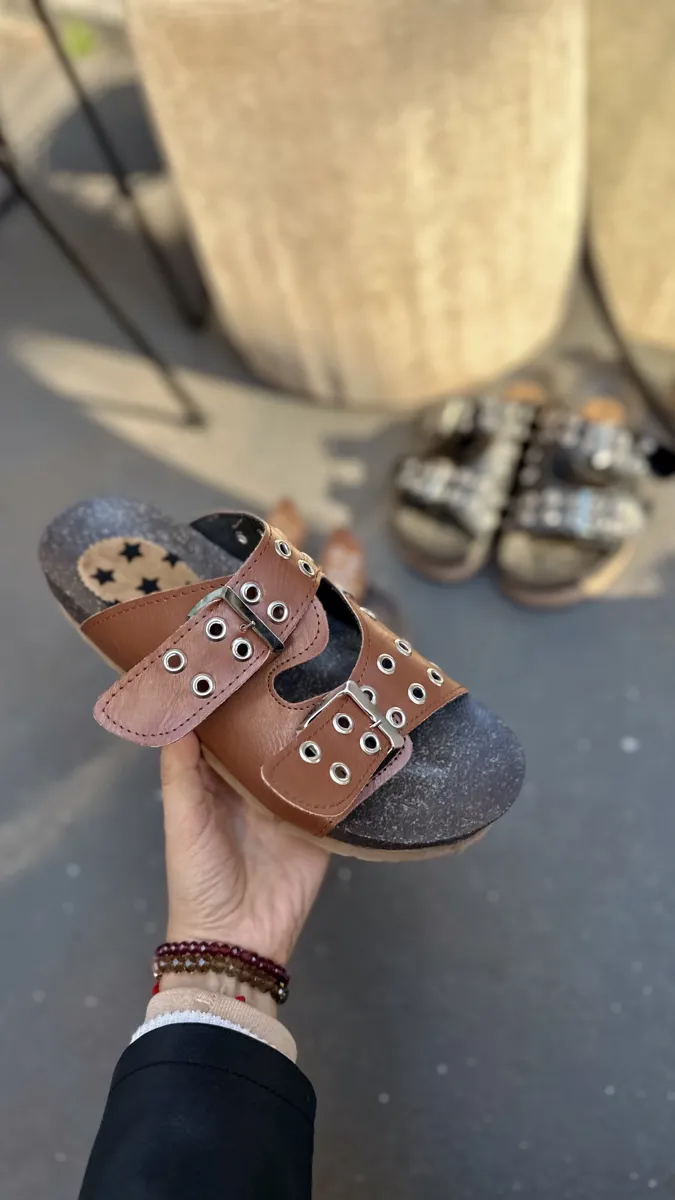 Sandalias tacha bajas 